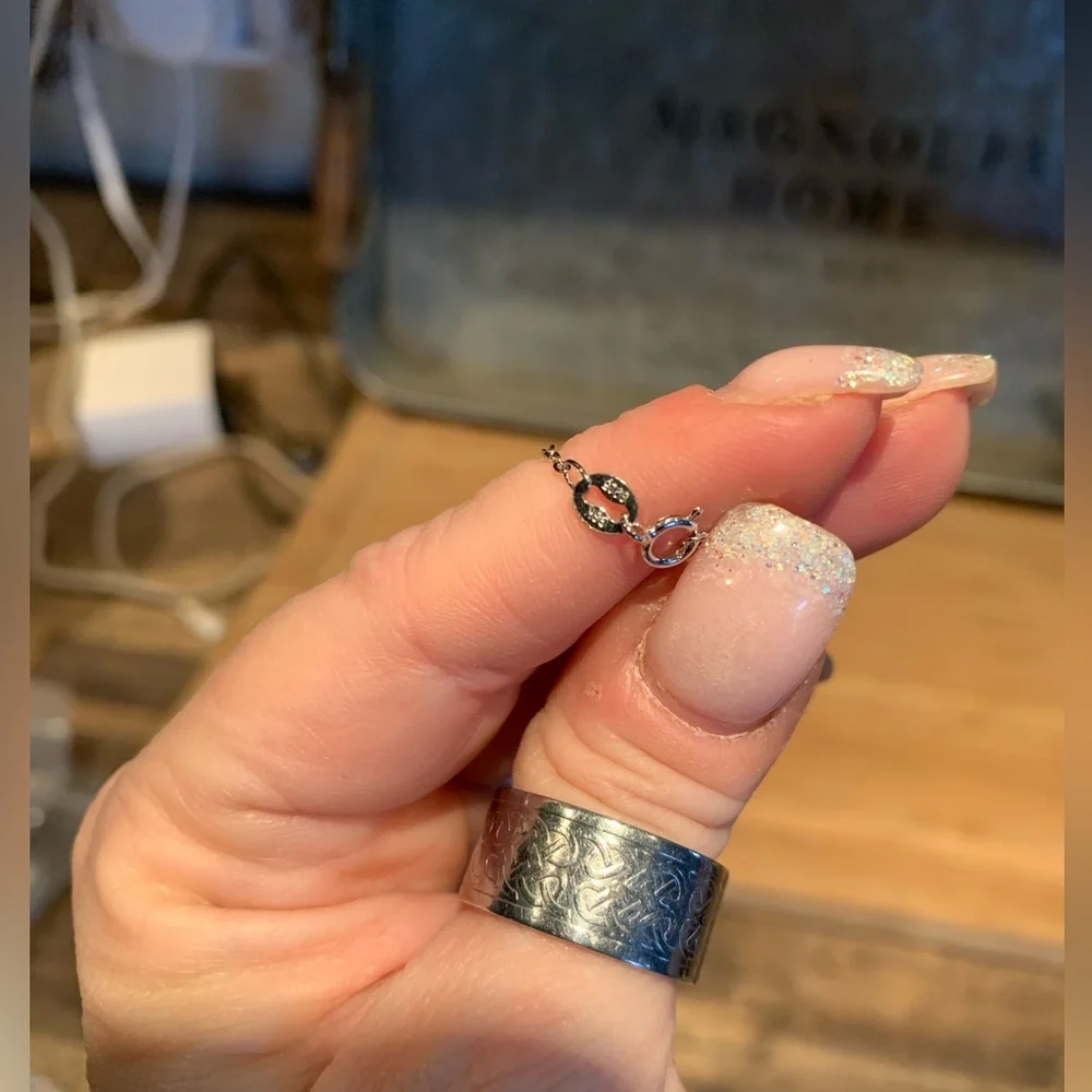 #179 0.17 cttw Moissanite cross necklace - Picture 7 of 9